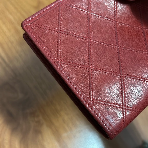 Authentic Chanel Calfskin Diamond Pattern Long Wallet - Picture 5 of 16